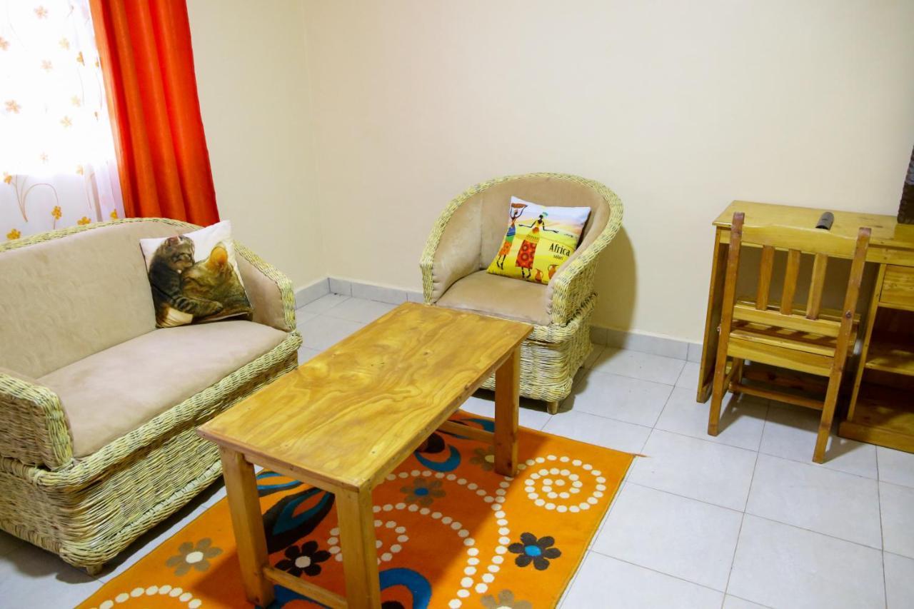 Africana Yard คิทาเล ภายนอก รูปภาพ
